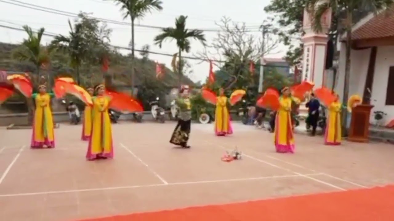 CÔ ĐÔi Thượng Ngàn khu phố xích đằng 