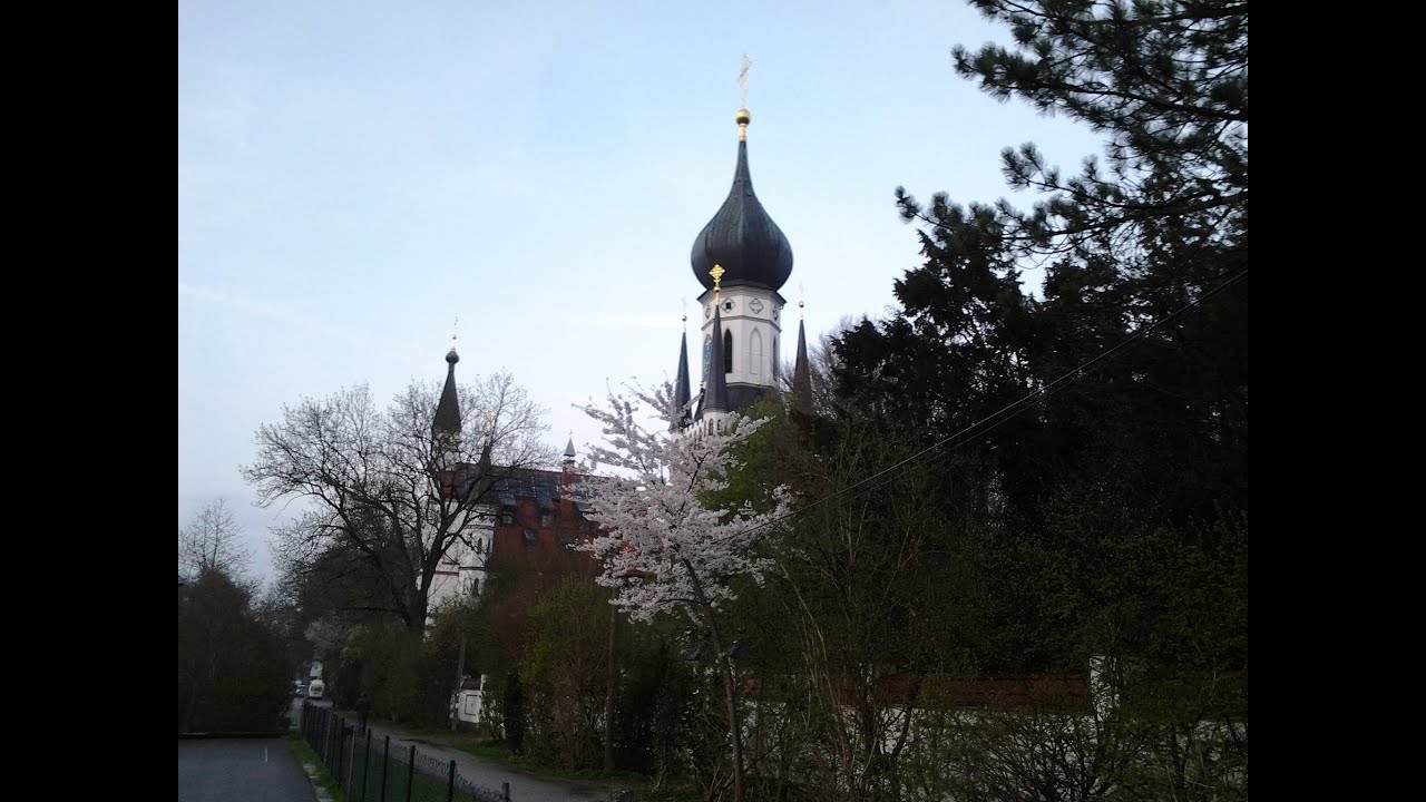 München (D) Die Glocken der Templerordenskirche in Giesing