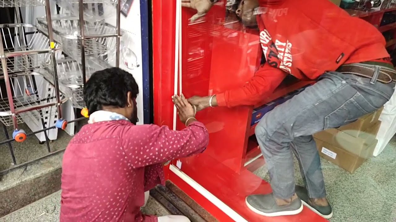 Glass fitting in showroom || Toughened  glass fitting || Showroom glass fitting kese kre