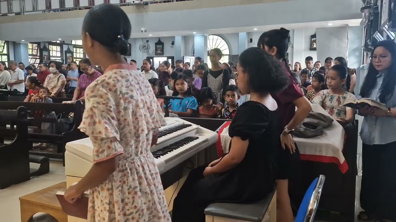 Nona Playing Organ - PS. 339 - Hari Minggu Prapaskah I 