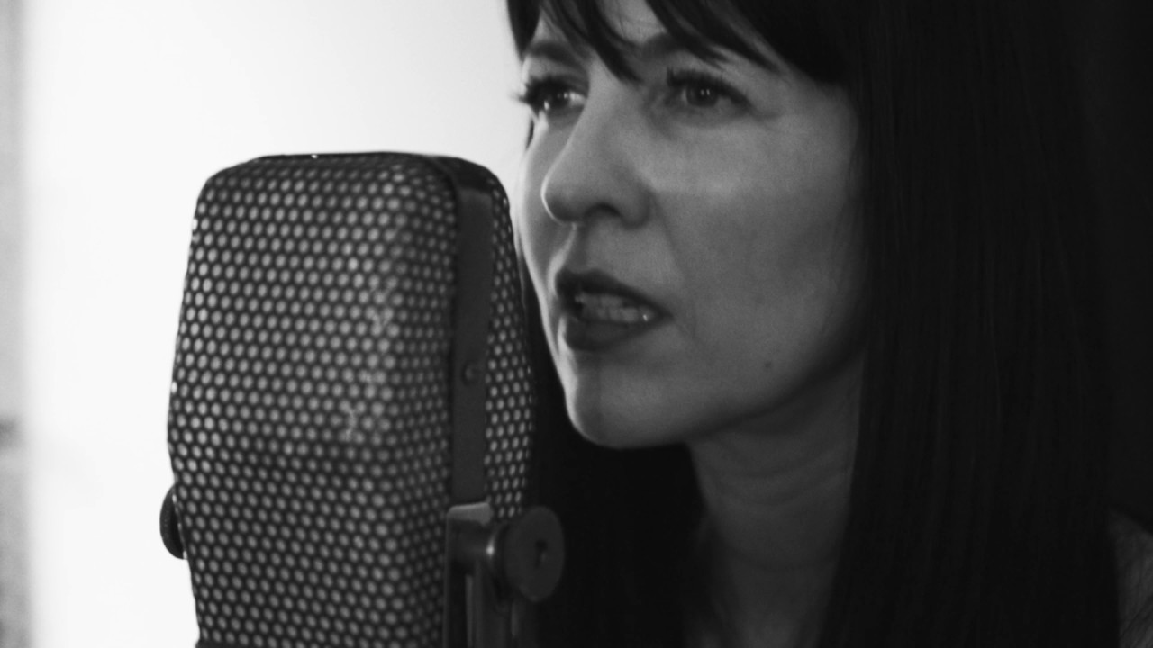 Grey DeLisle 