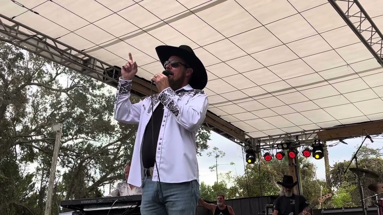🎤 “For Those Who Served 🇺🇸 Whey Jennings Performs ‘One Folded’ LIVE at Iron Horse Saloon”