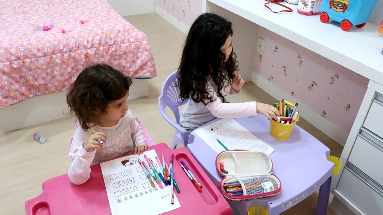 FAZENDO TAREFA DA ESCOLA COM LARA E LÍVIA - PRE SCHOOL ACTIVITIES