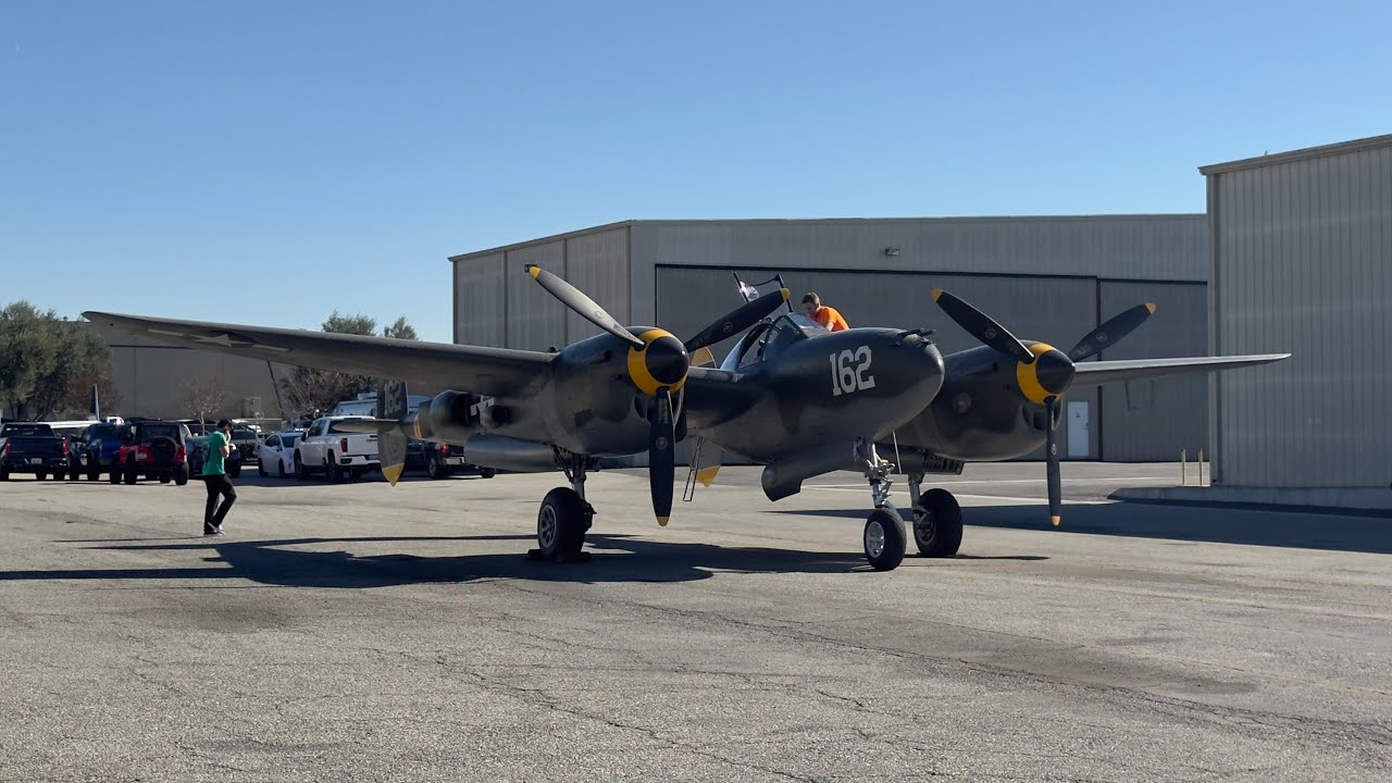 Lockheed P-38 Lightning Flying Demonstration
