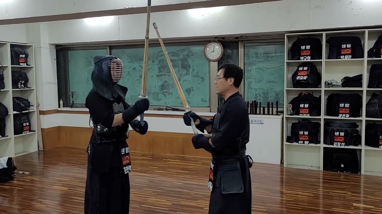 이사범의 검도연구소...(시합기술)퇴격 손목치기