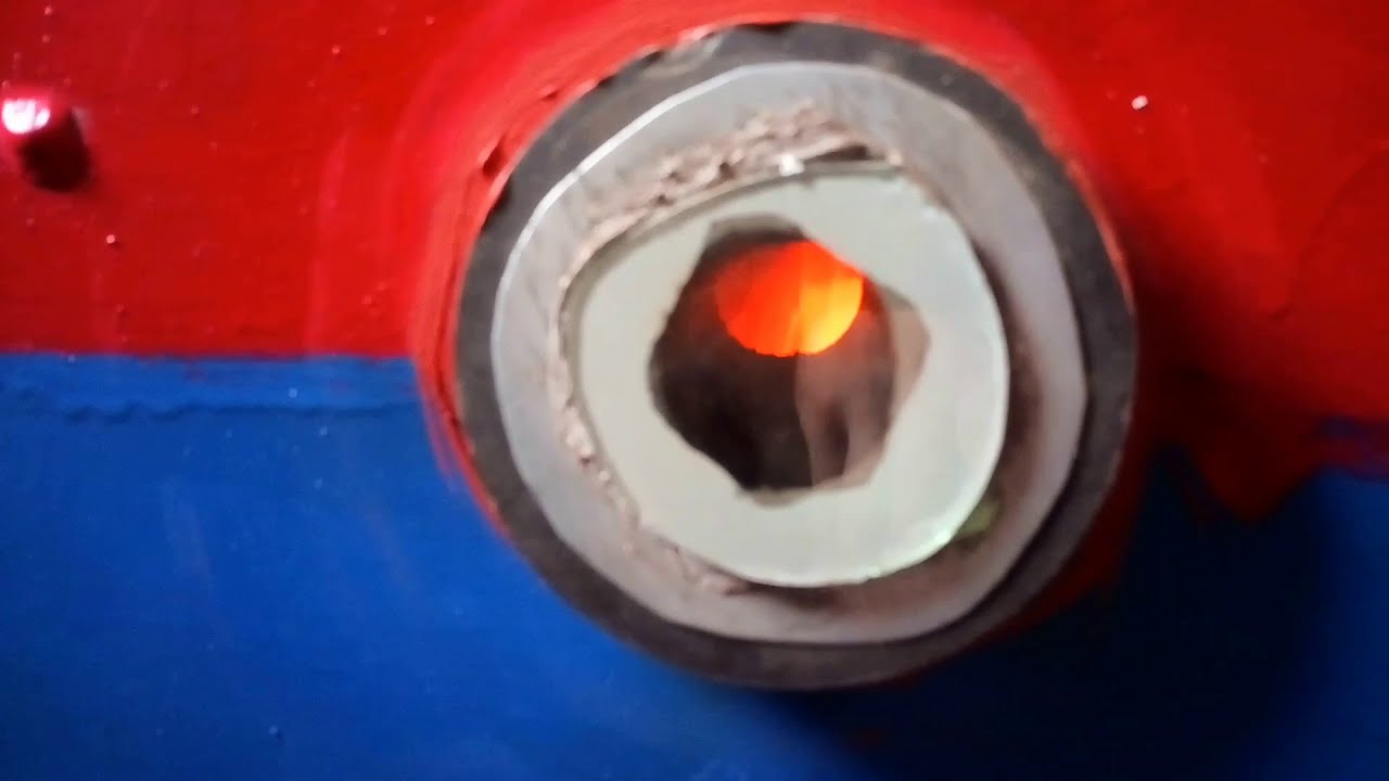 ШАХТНЫЙ КОТЕЛ . РАБОТА НА СУХИХ И СЫРЫХ ДРОВАХ .