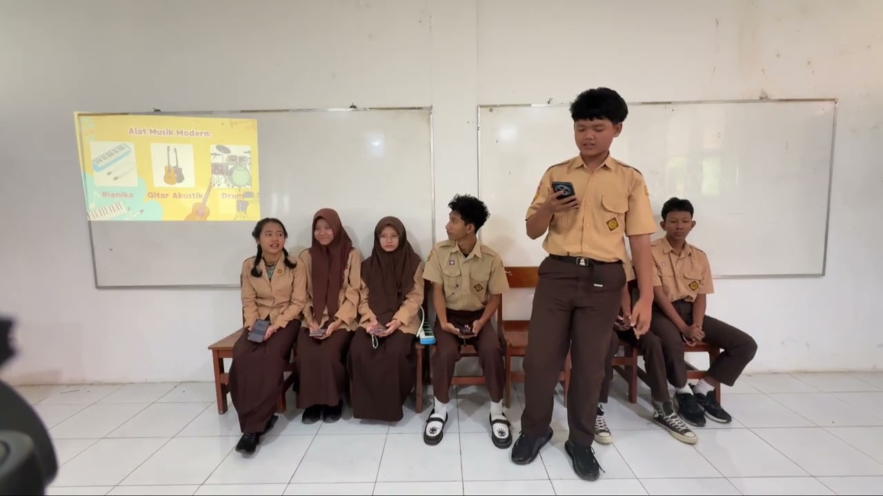 Alat Musik Modern (kelompok 2) X.F #seni #kelas10sma #senibudaya 