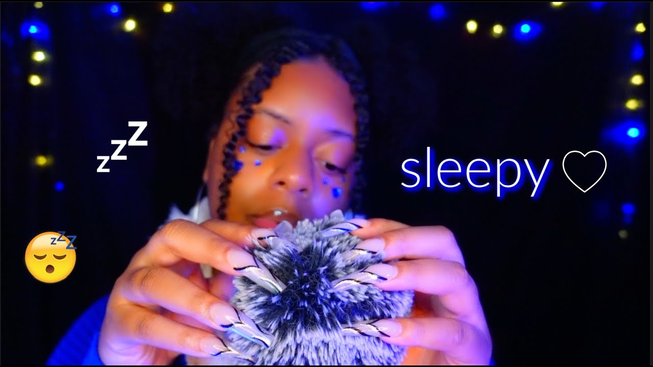 ASMR ✨💤sleeeepy mic scratching + sleepy trigger words & whispers..♡🌙 (close ear-to-ear attention)