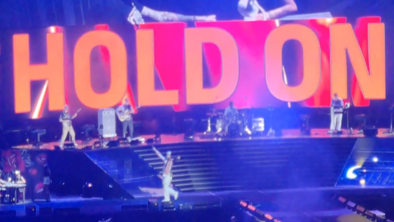 Pinguini Tattici Nucleari - HOLD ON (Live a San Siro, 12 luglio 2023)