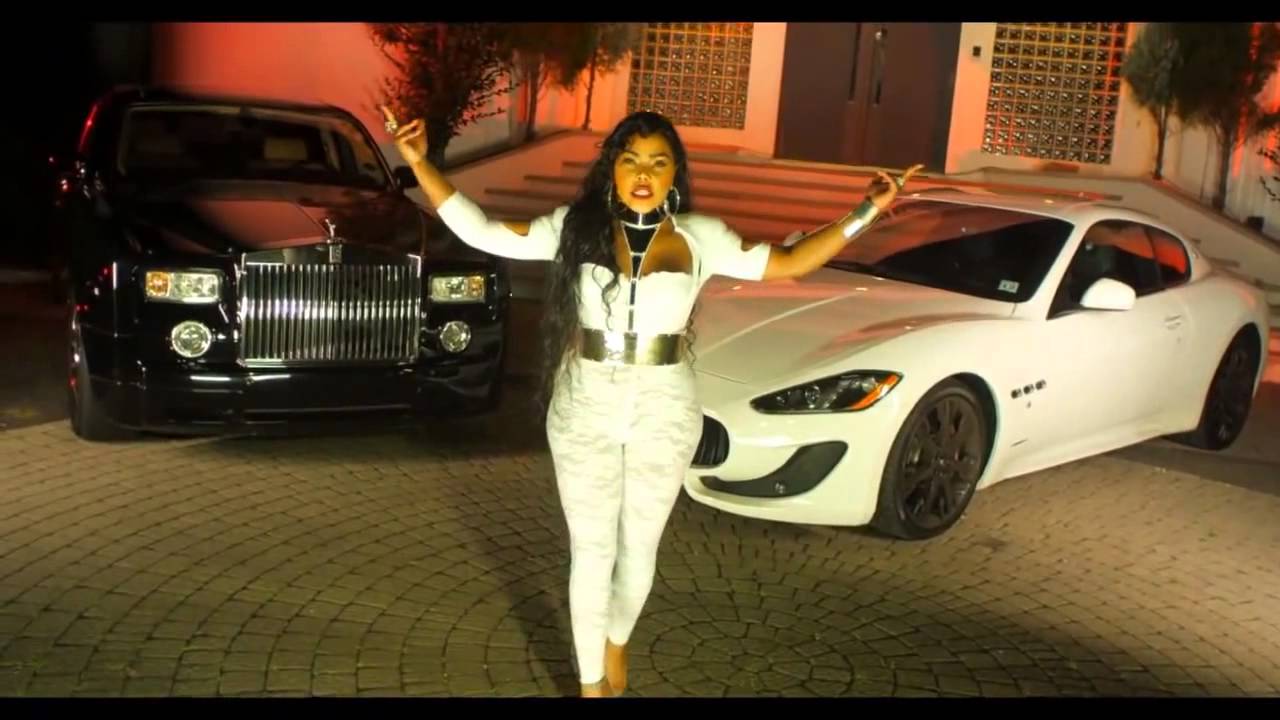 Lil' Kim diss Lil' Wayne, Drake, Tyga and Nicki Minaj