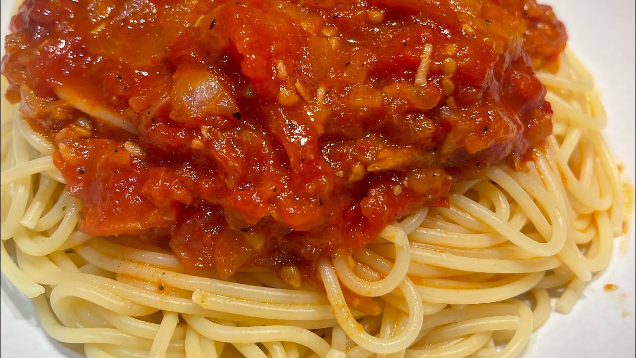SAUCE TOMATE ITALIENNE MAISON POUR SPAGHETTIS / SIMPLE, FACILE, RAPIDE ET TROP BON 😉