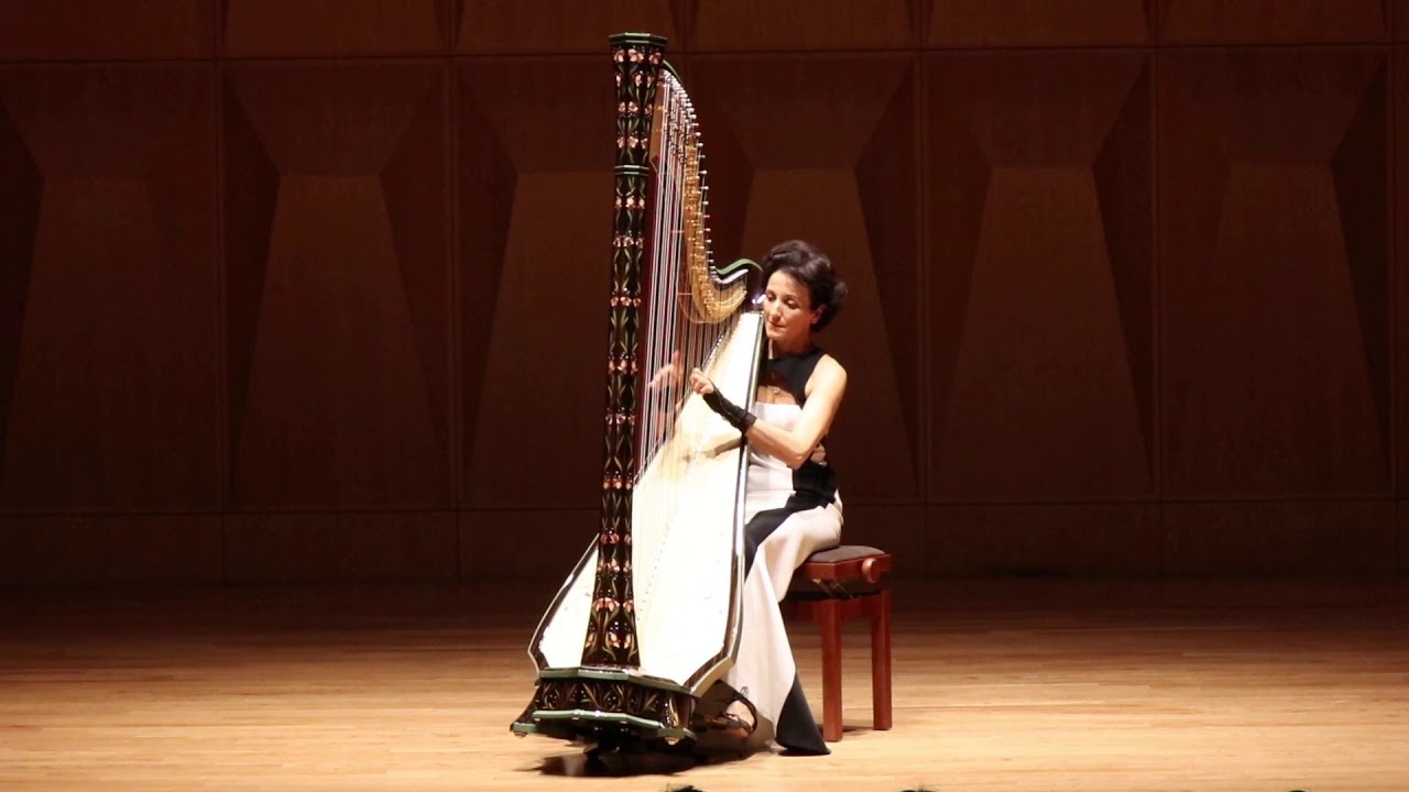 Isabelle Moretti plays 