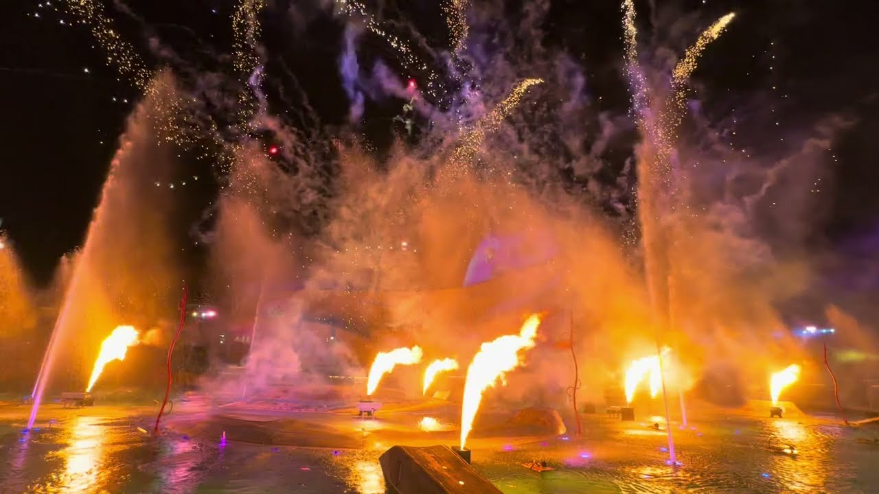 香港海洋公園夏水禮2024—加入煙火效果的《光影頌》
