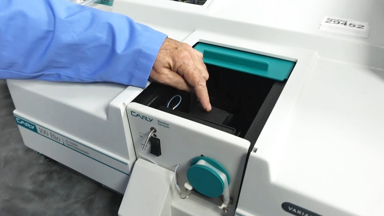 Varian Cary Spectrophotometer Accessory Demo for 1x1 Peltier & Routine Sampler