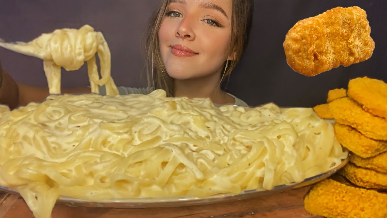 MUITO MACARRÃO AO MOLHO BRANCO COM NUGGETS MUKBANG BRASIL | CAMILE ASMR