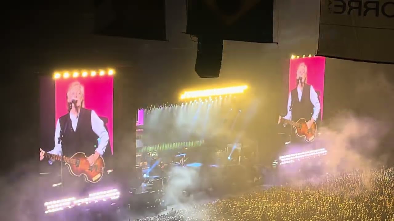 Paul McCartney (26)