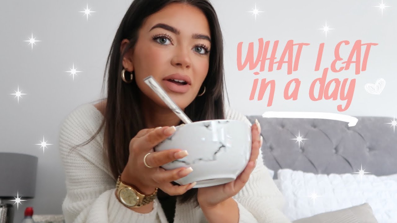 WHAT I EAT IN A DAY | & baking banana bread!
