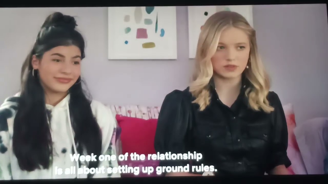 MARY ANNE SPIER Has A Boyfriend!😍😮 | The Babysitters Club | Netflix Family 