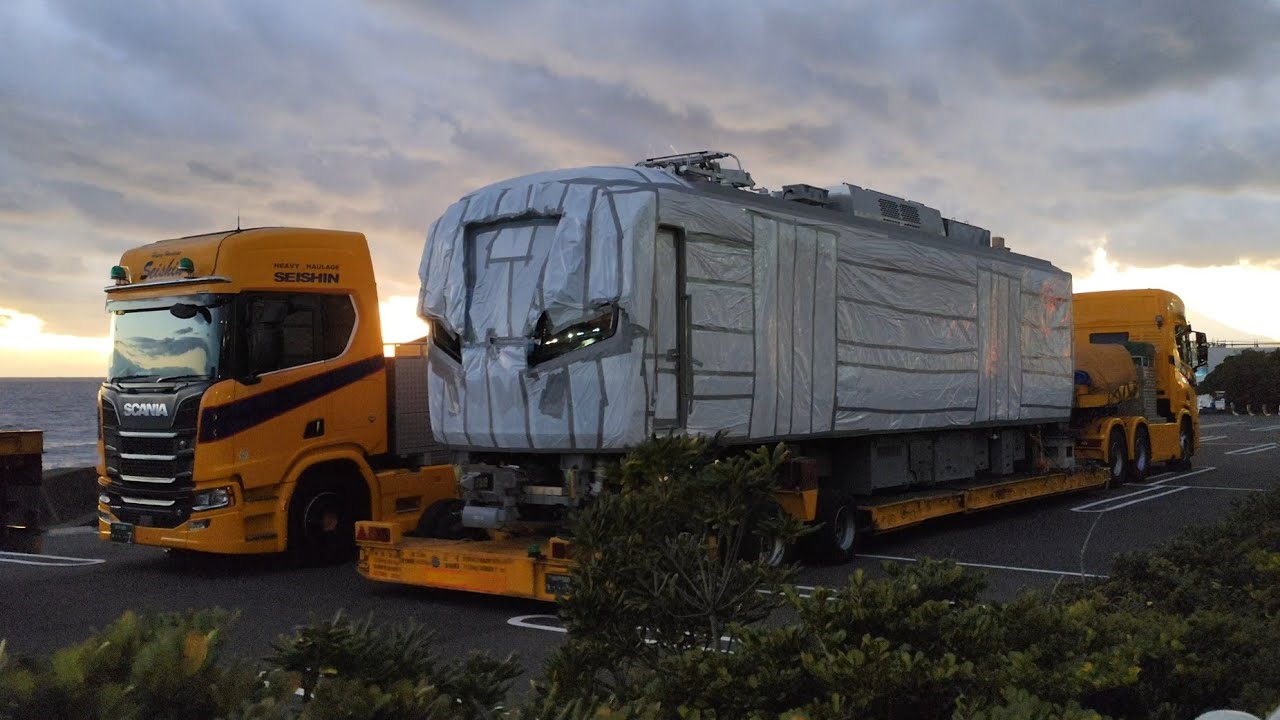 J-TREC横浜から陸送されてきた  江ノ電 新型700形 701Fをじっくり観察　2025.1.9.17:13