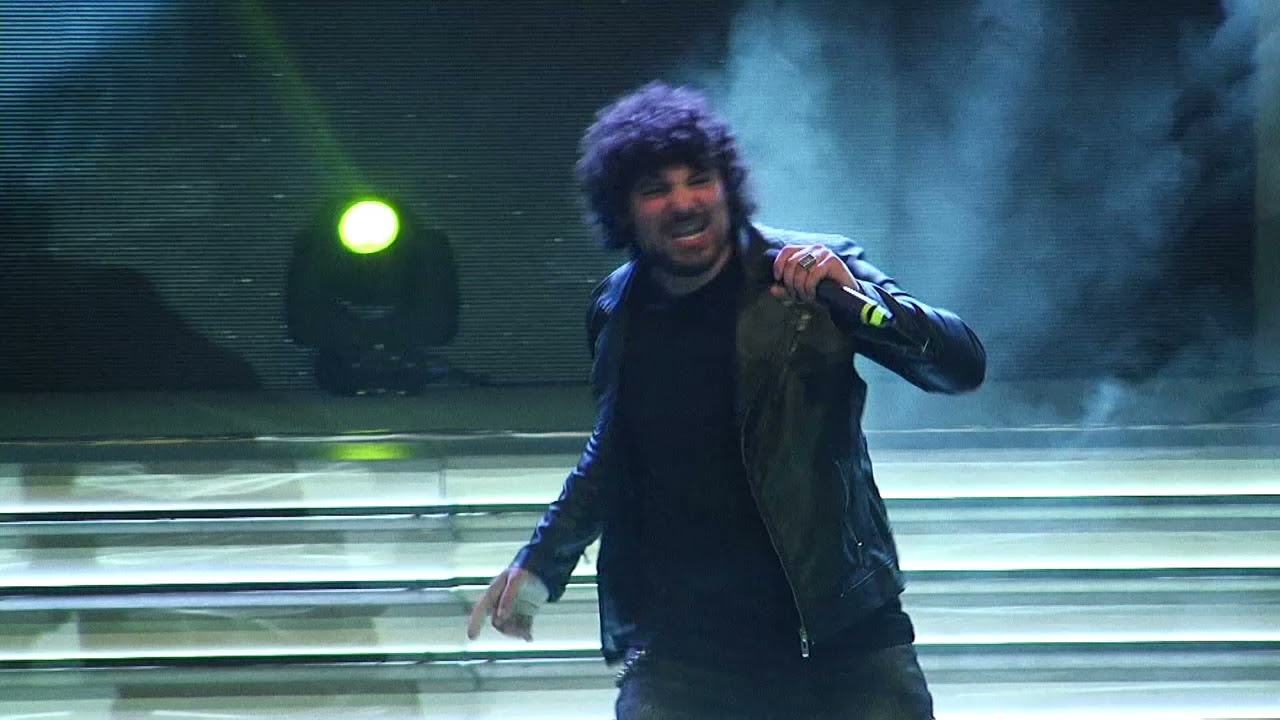 Matteo Branca canta 