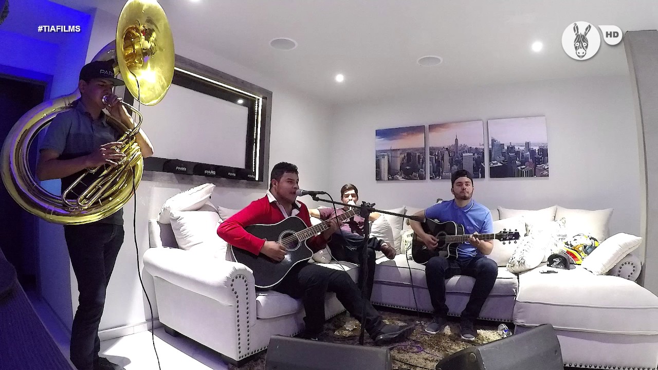 LOS DE LA LOMA - Como El Parcero (EN VIVO) | TIA FILMS