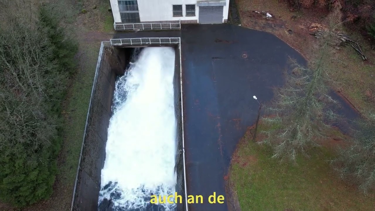 Talsperre Schönbrunn bei Hochwasser #Talsperre läuft über #Talsperre am Limit