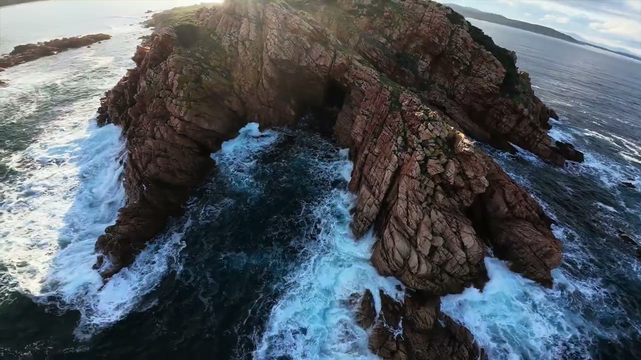 Sardegna,spiaggia di Capo Coda Cavallo in Fpv Dji avata 2, 4k