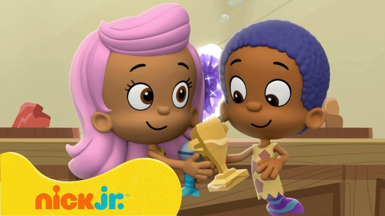 Bubble Guppies | Gil SALVA un cucciolo di dinosauro! 🦖 | Nick Jr.
