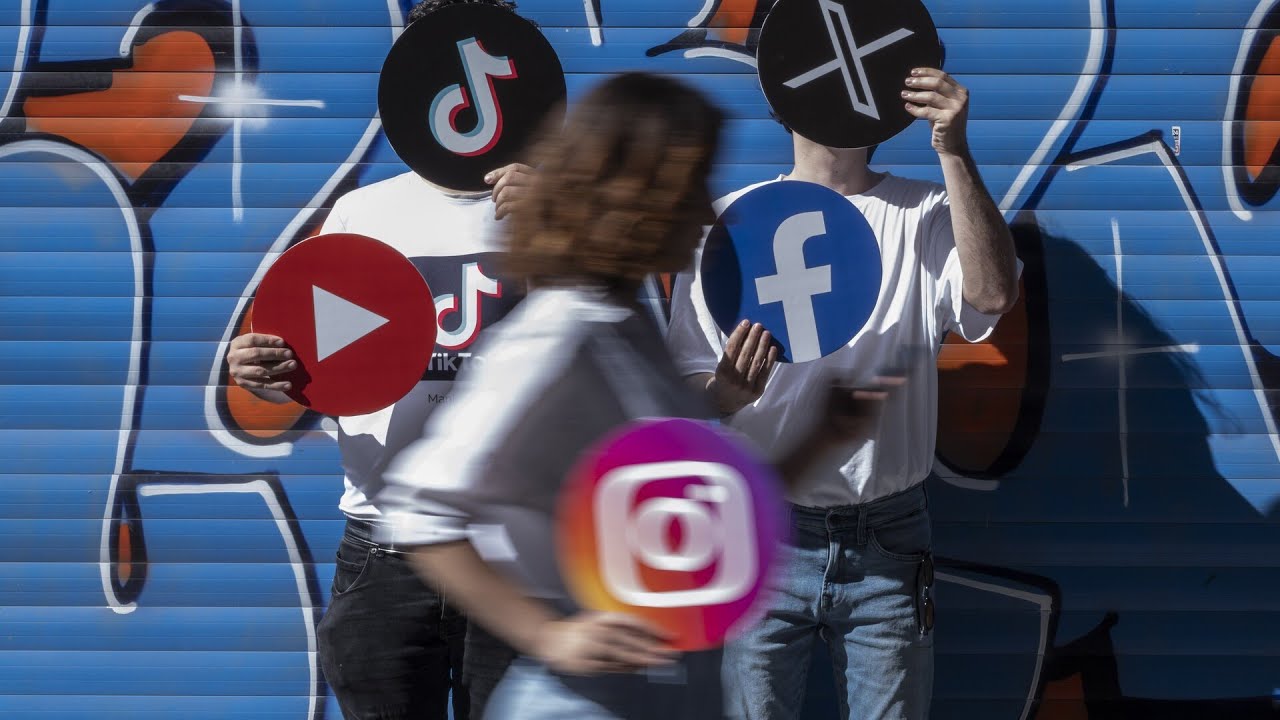 Kids &lsquo;getting around&rsquo; social media ban for under 16s