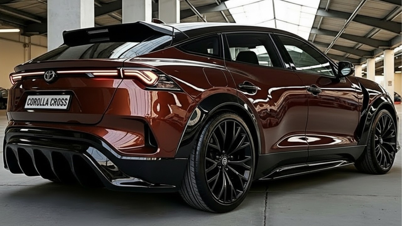 Toyota Corolla Cross 2026 года — гибридная силовая установка, цена и полный тест-драйв.