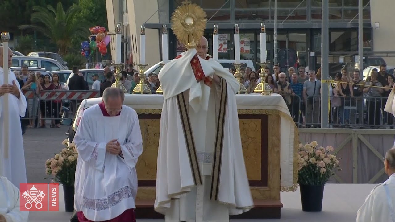 Chiuse le celebrazioni del Corpus Domini a Ostia con Papa Francesco