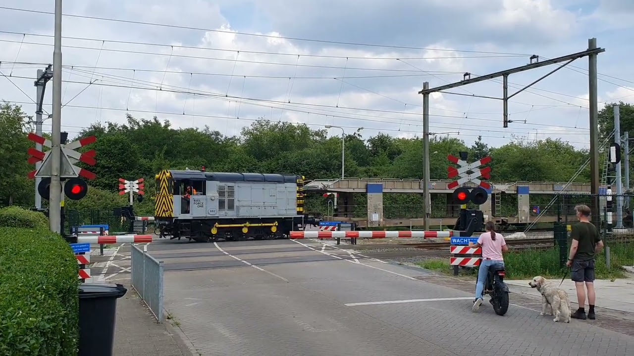 RFO 692 met Lege BLG Autotrein Afkomstig van Amersfoort Pon(Leusden)17 Juni 2025.