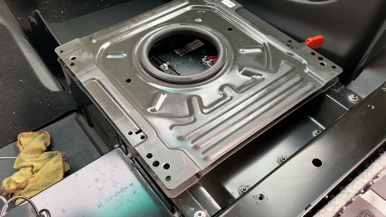 Mercedes Vito W639 installing FASP single swivel seat base drivers side (fail!)