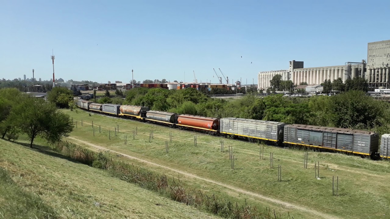 Belgrano Cargas ingresando a Puerto Rosario