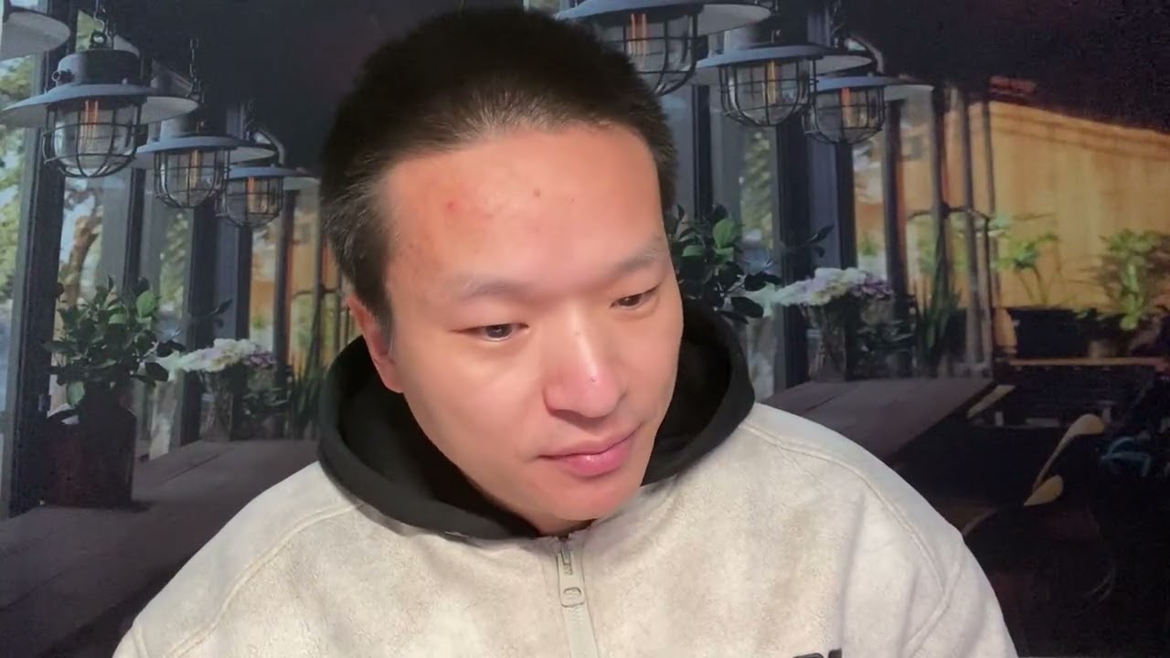 海归儿子不回来住了，所以开始卖房，251平方米的房子，现在直接降价1千万