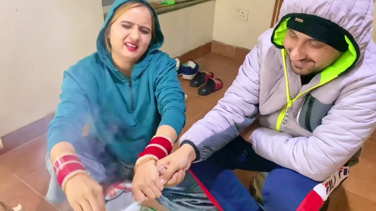 Aaj Dever ji Ki Demand Pe Bnae Raat ko  Special Sbji Roti Barish May Chulhe Pe , Sasu Mom Ne Ki Help