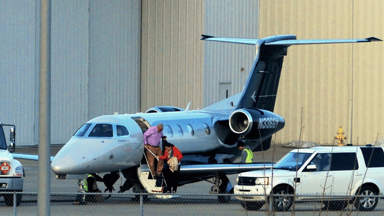 Embraer Phenom 300 Arrives at Lunken - IS THIS THE 1%?