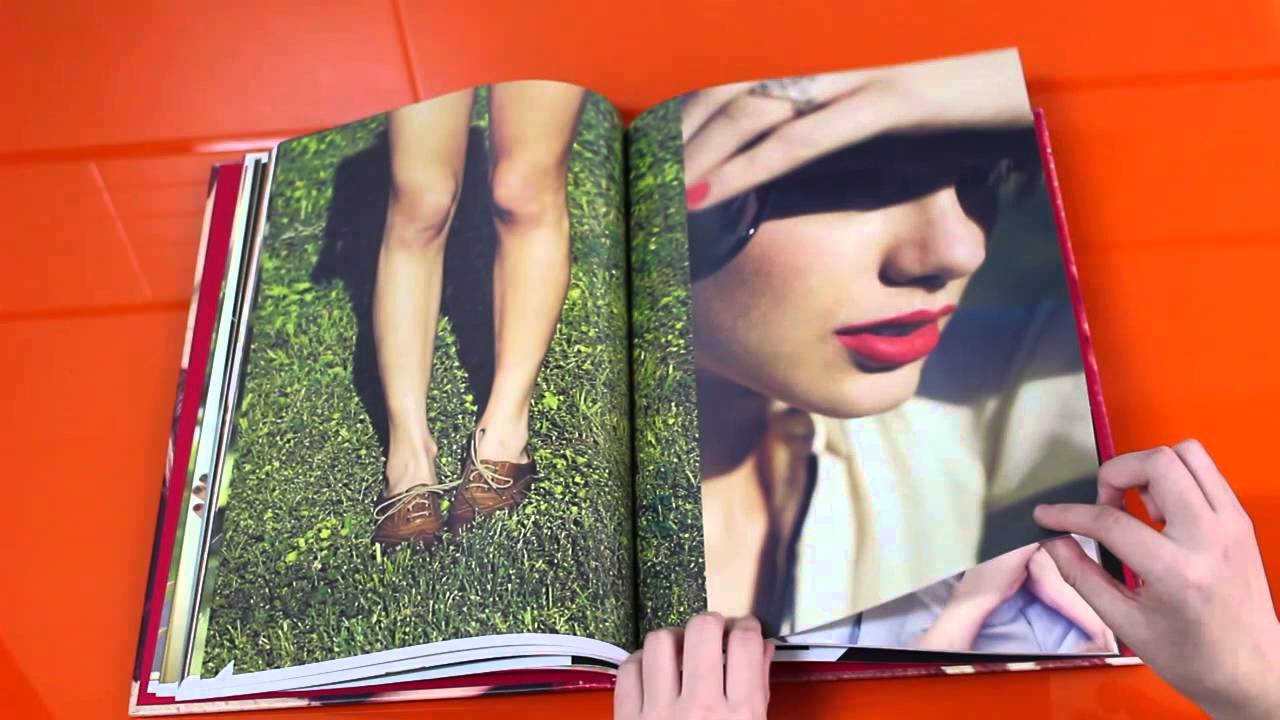Red Album Photobook - Taylor Swift