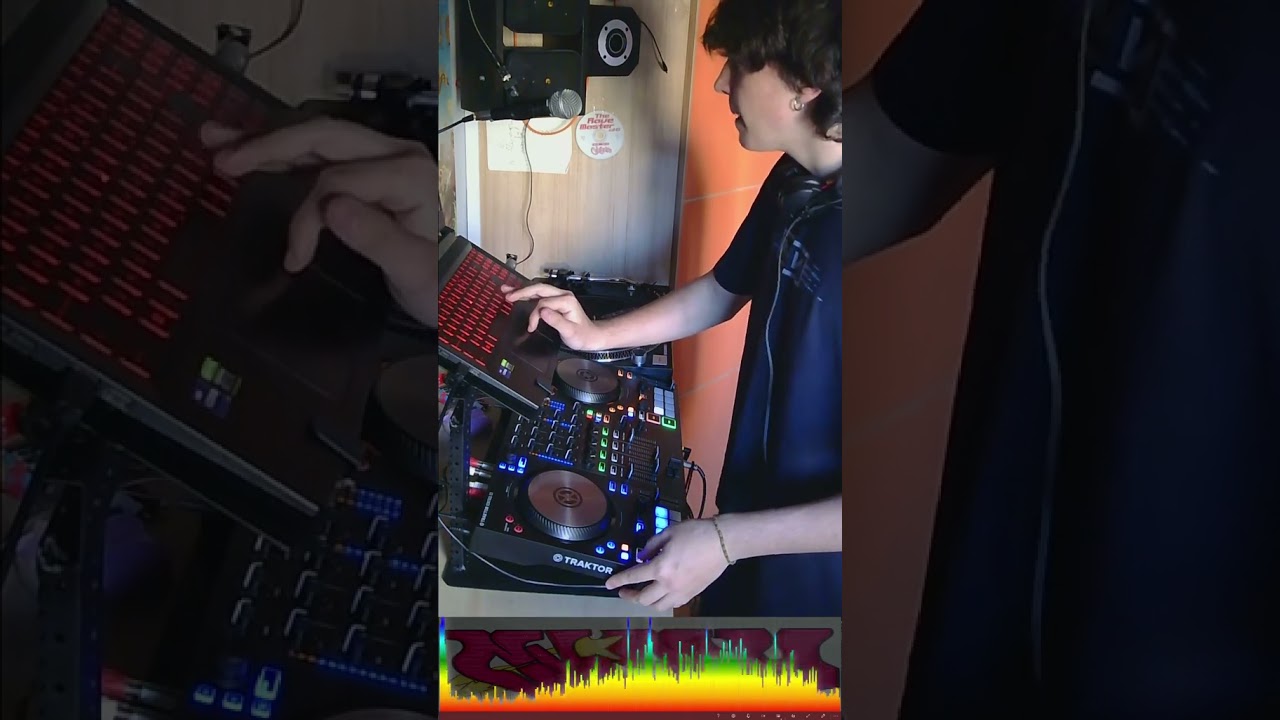 Home DJ Set | Танцы Без Выхода из Дома at #HappyTown