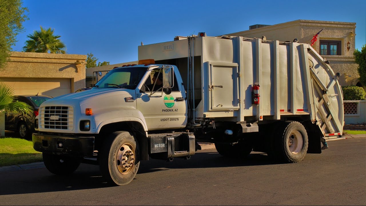 1997 GMC Heil Formula 4000 Rear Loader - Manual Trash