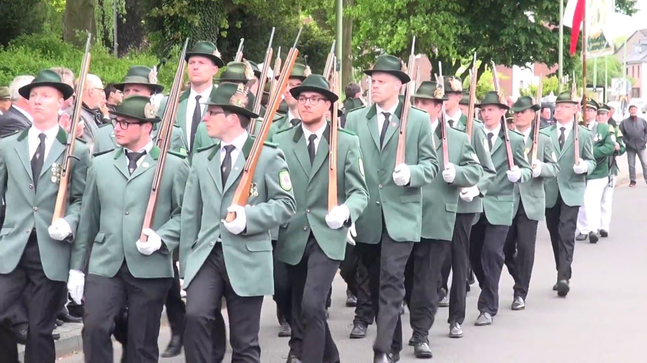 Schützenfest Setterich 2016 -- Parade in geschlossener Formation