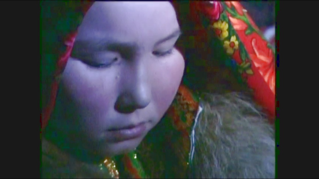 love in Arctic? nomads teen girls get married /