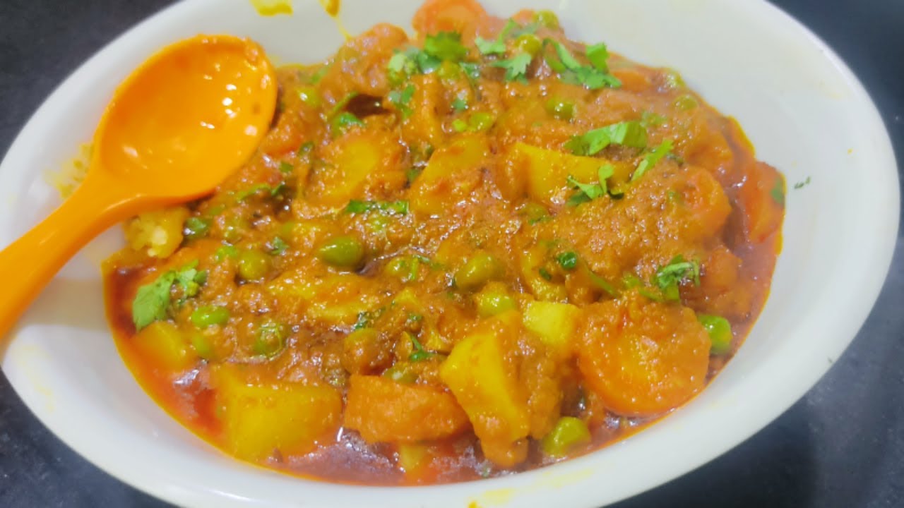 गाजर, मटर, आलू का स्वादिष्ट विधि | Winter Veg Curry Recipe Asma Ki Rasoi