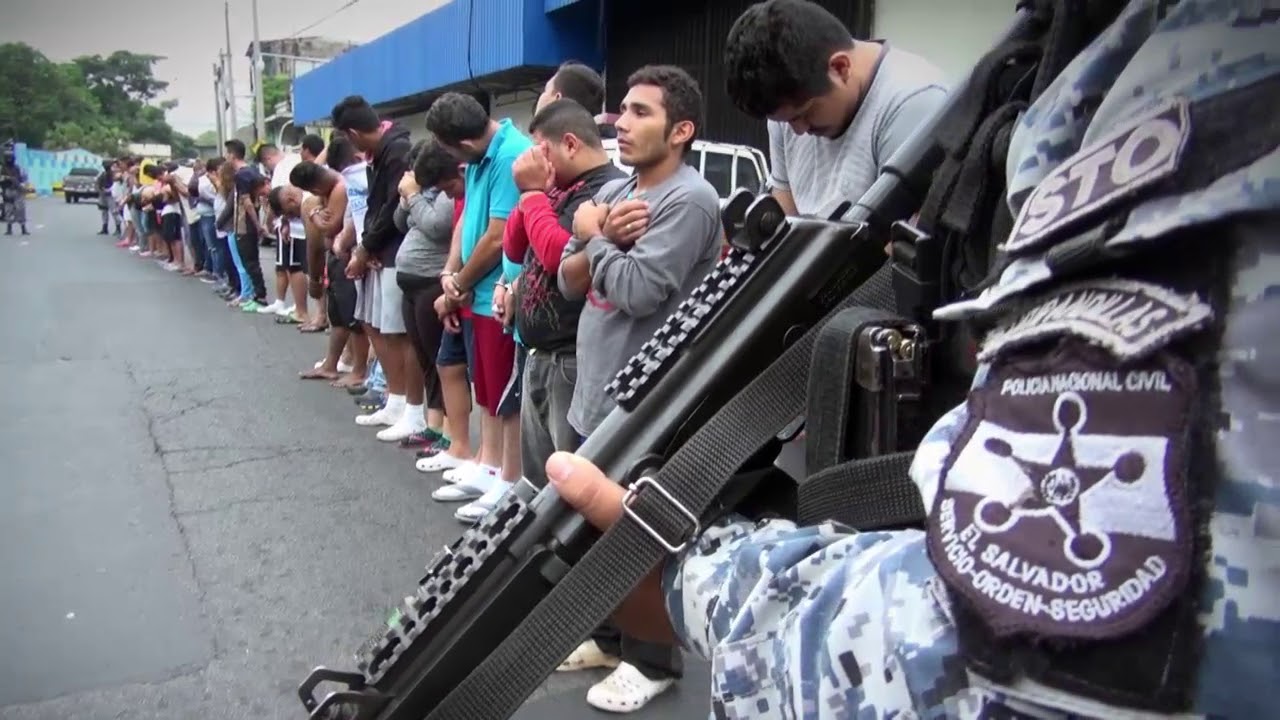 Acci&oacute;nPNC | Presentaci&oacute;n de mas de 70 capturas en San Salvador