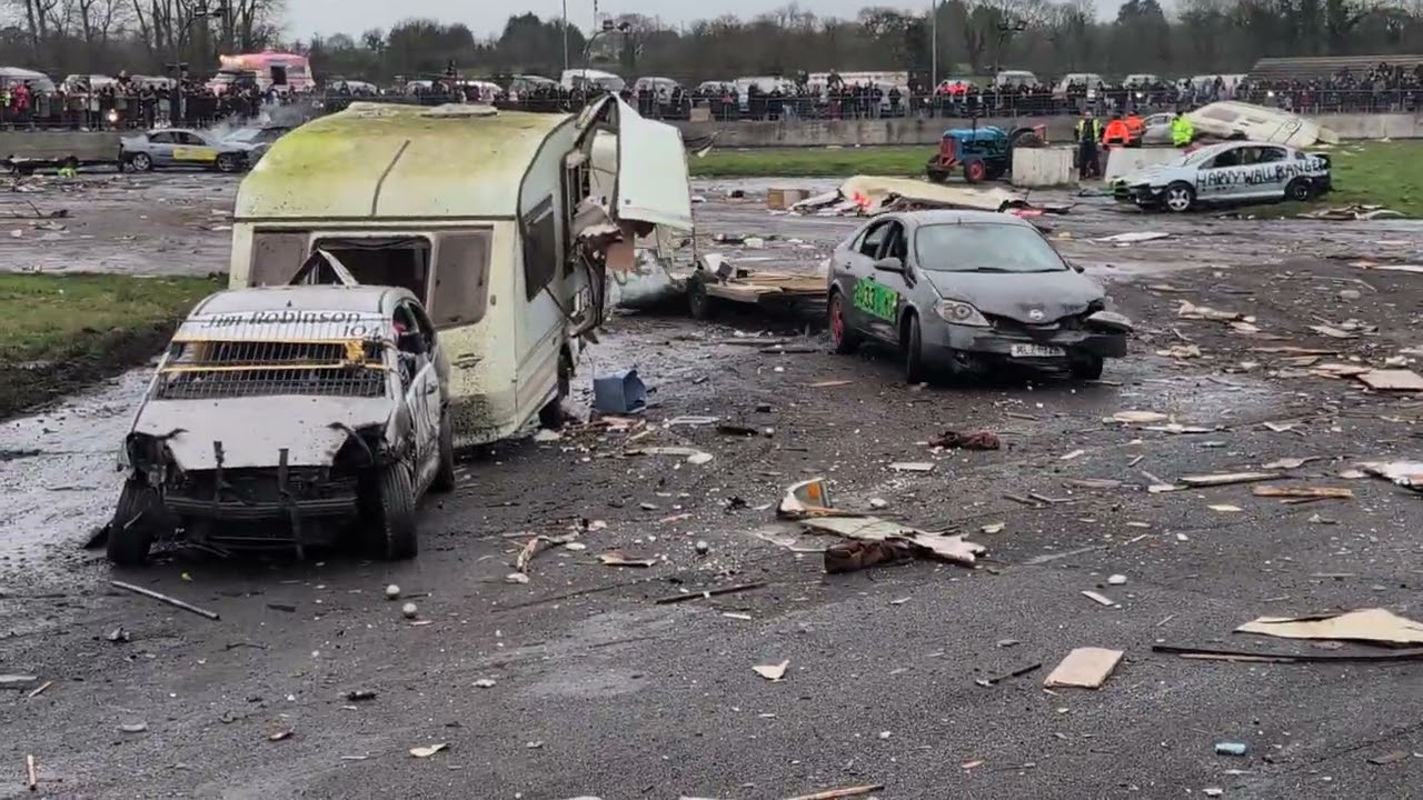 Nuttscorner raceway caravan destruction derby 2025