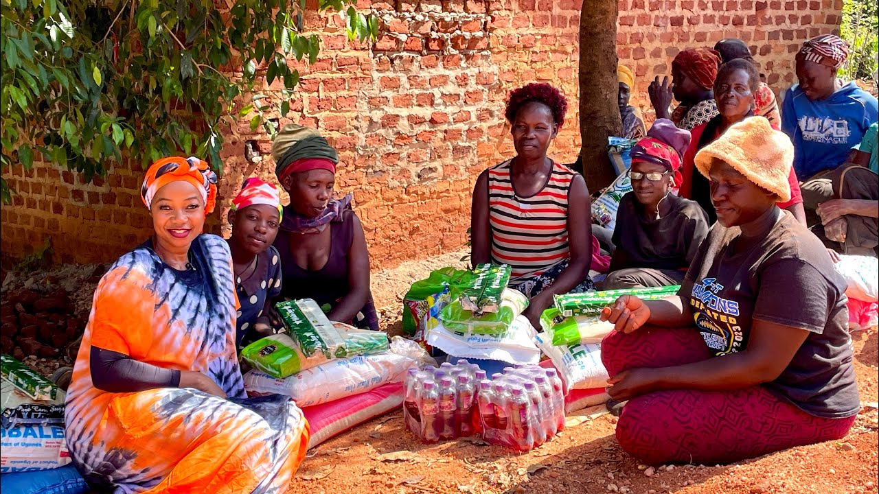 “Bataata ba baana baffe, kyekana baffa - kubanga babatusuulira” WOMEN IN NAKIGALALA STONE QUARRY