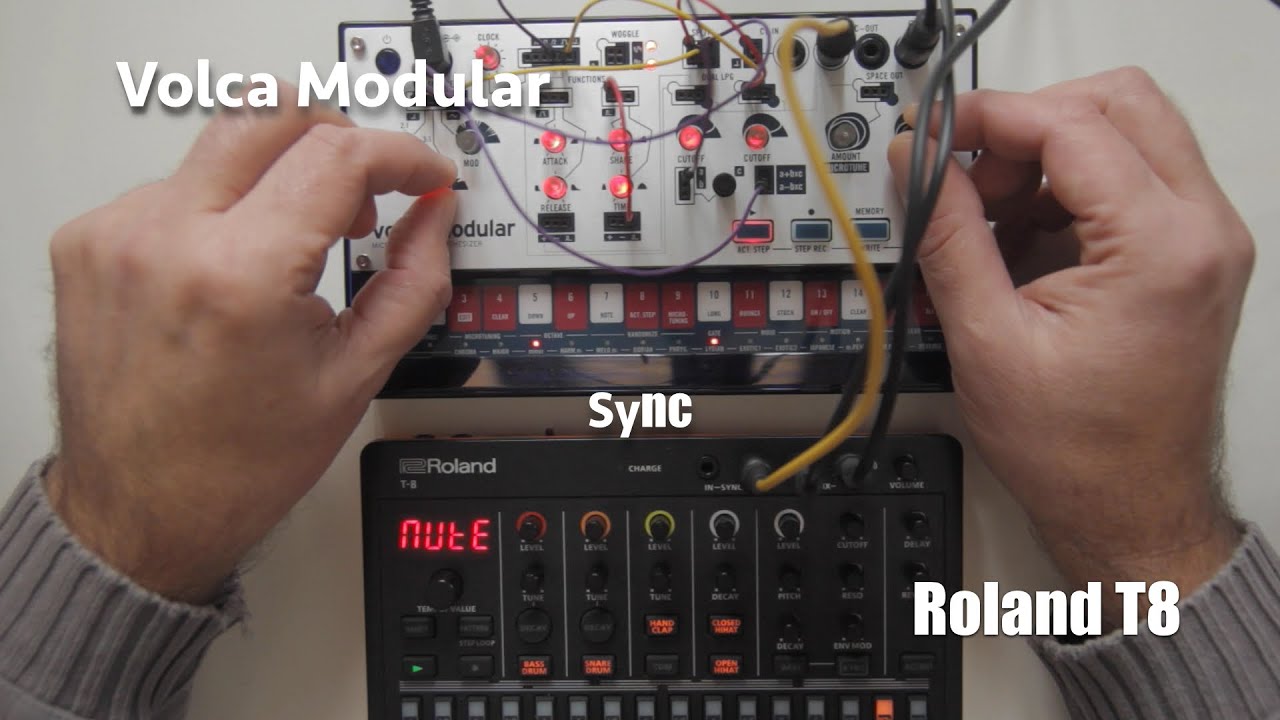 Roland T8 Sync Korg Volca Modular