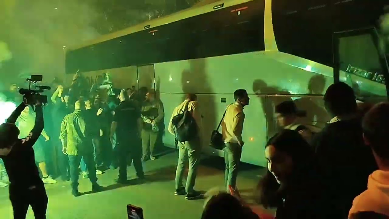 Recibimiento en la ciudad deportiva luis del sol al Real Betis Balompié