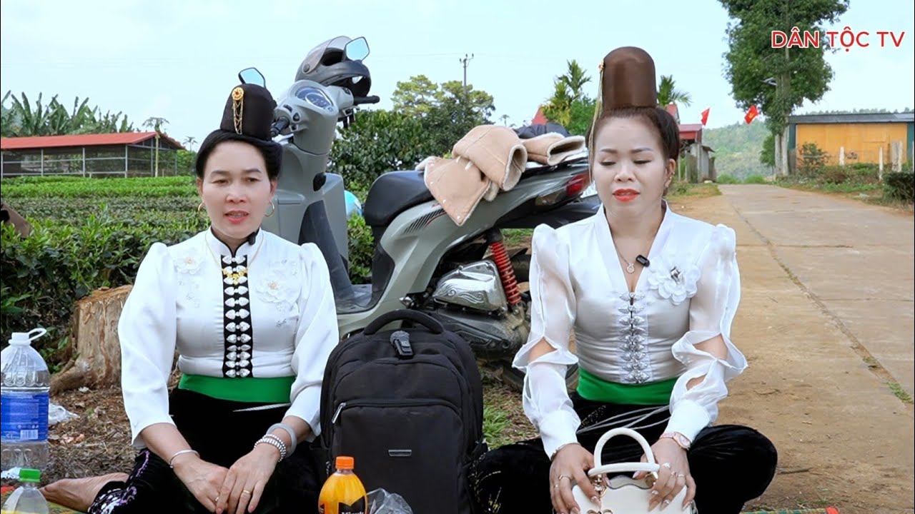 Lần đầu tiên hai nghệ nhân nổi tiếng hoàng nhung & minh thích gặp nhau mùng 2 tết 