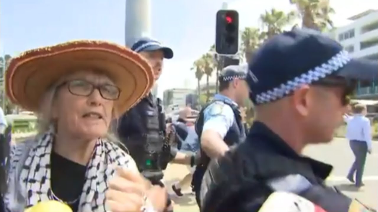 Pro-Palestine activist &lsquo;antagonised&rsquo; people mourning Bondi massacre victims